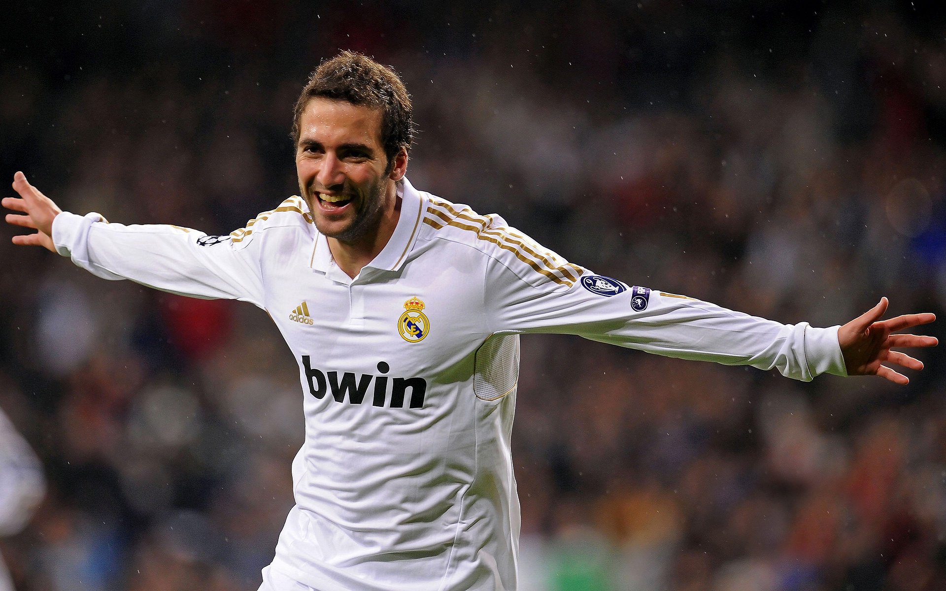 终局之灯，卡瓦哈尔在F1年度争冠之夜的钢铁觉醒