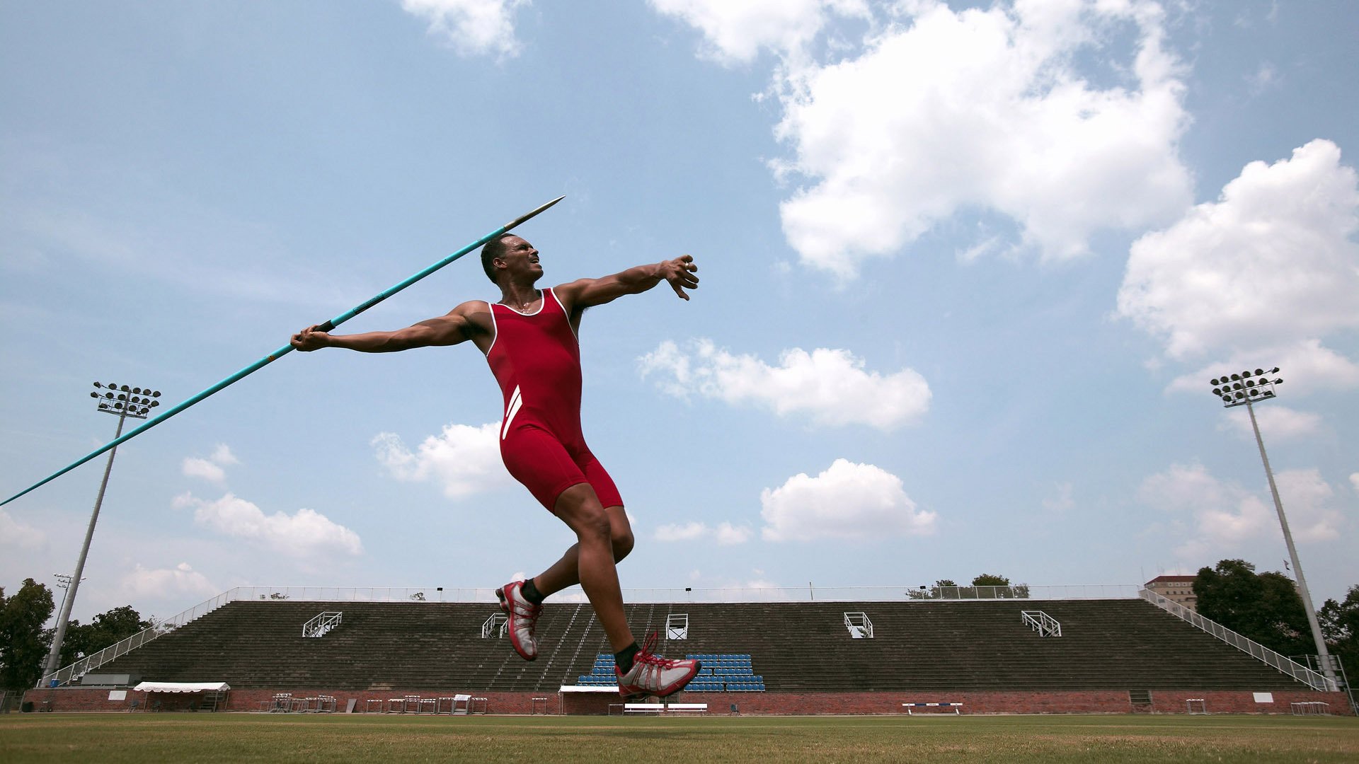 东决关键战之夜，范弗利特统治全场